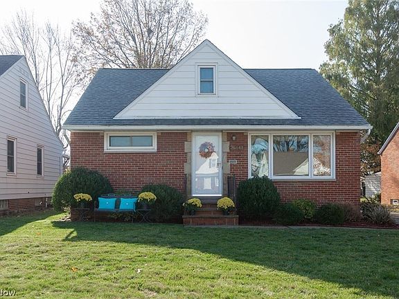 2nd image of 26440 Briardale Ave
