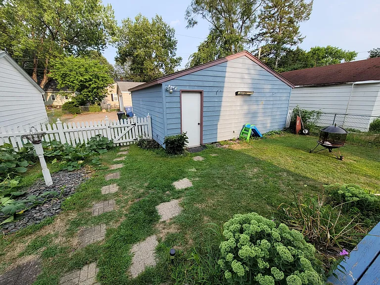 37th Ave S — Photo 3