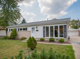 742 N Bierman Ave, Villa Park, IL 60181