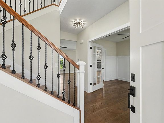 5th image of 412 Sutton St