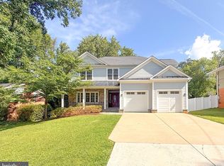 6403 Earlham Dr, Bethesda, MD 20817