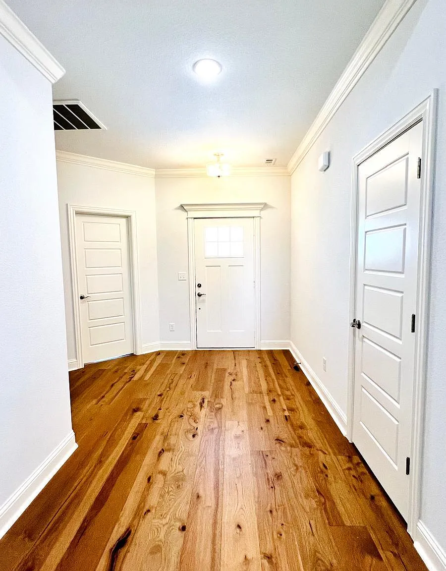 1320 Marjorie St — Photo 4