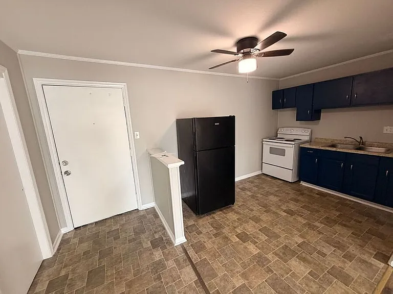 1708 Jennifer Road — Photo 43