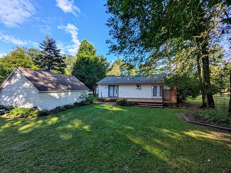 35 Hazelwood Ave — Photo 3