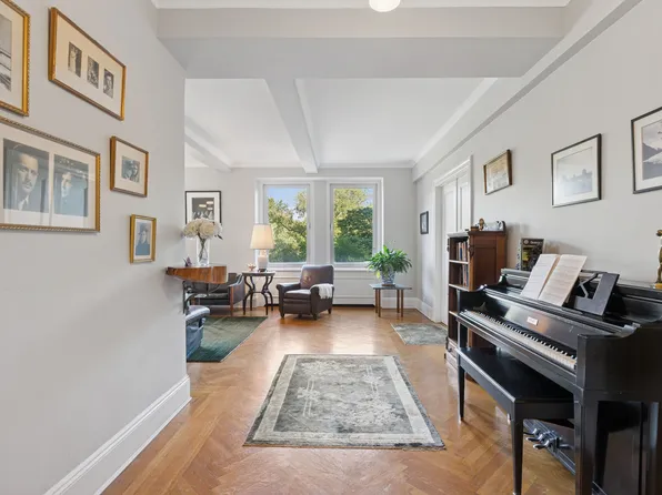 1215 5th Avenue image 4 of 15