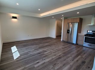 862 Moraga Dr #305, Los Angeles, CA 90049