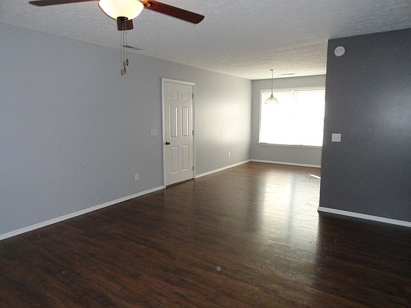 3rd image of 1303 Jennifer St