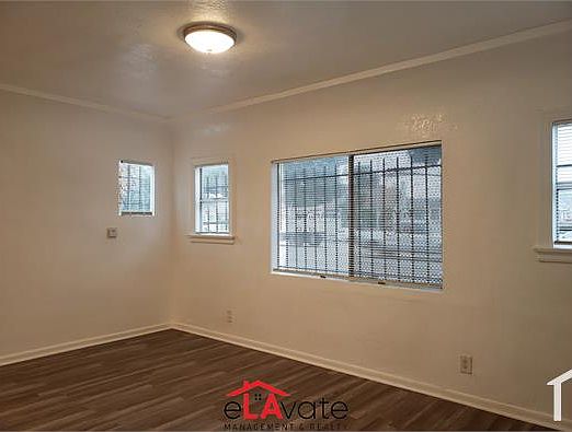 3rd image of 1214 W Martin Luther King Jr Blvd #1216