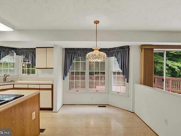 4th image of 1929 Bear Creek Dr
