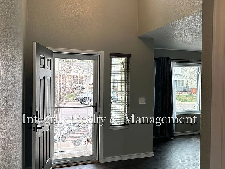 7402 Eagle Rock Dr — Photo 5