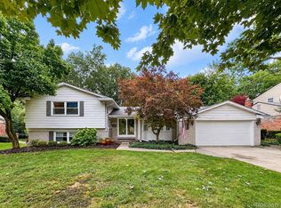 16087 Riverside St, Livonia, MI 48154