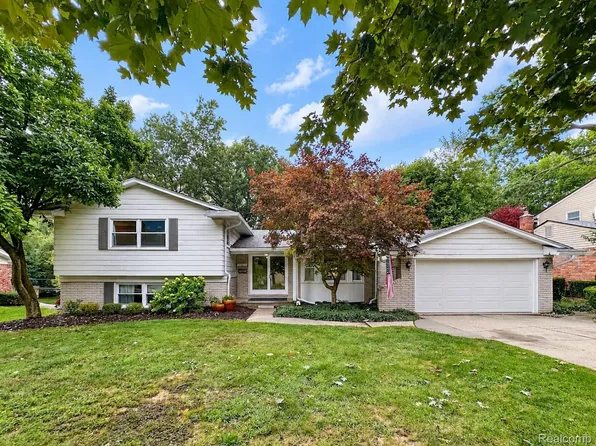 16087 Riverside St, Livonia, MI 48154