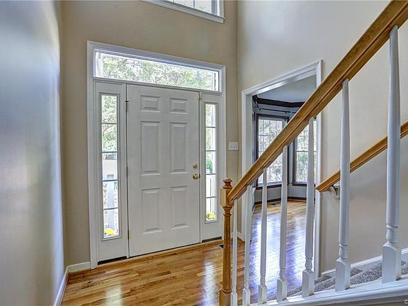 4th image of 9373 Pecan Tree Ct