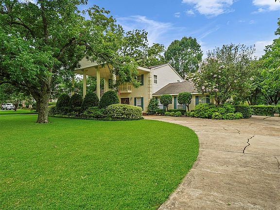3rd image of 4403 Colony West Dr