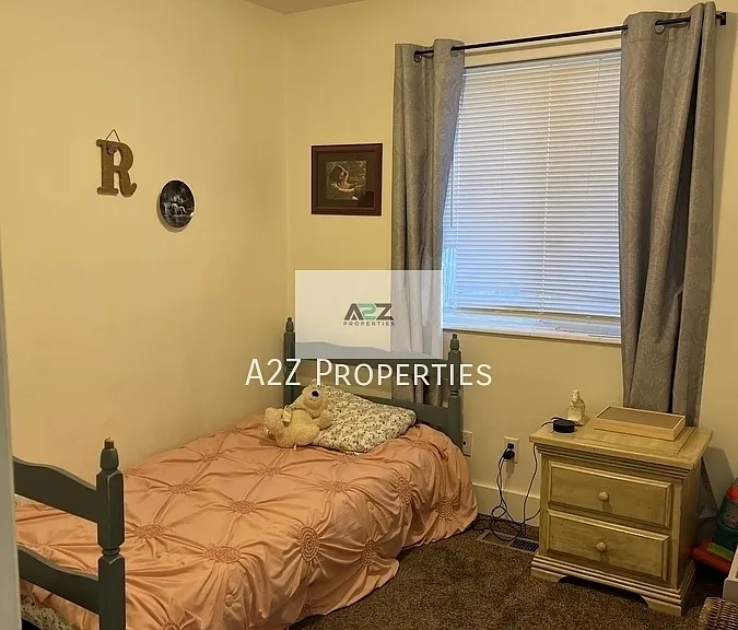 358 N Peach St — Photo 10