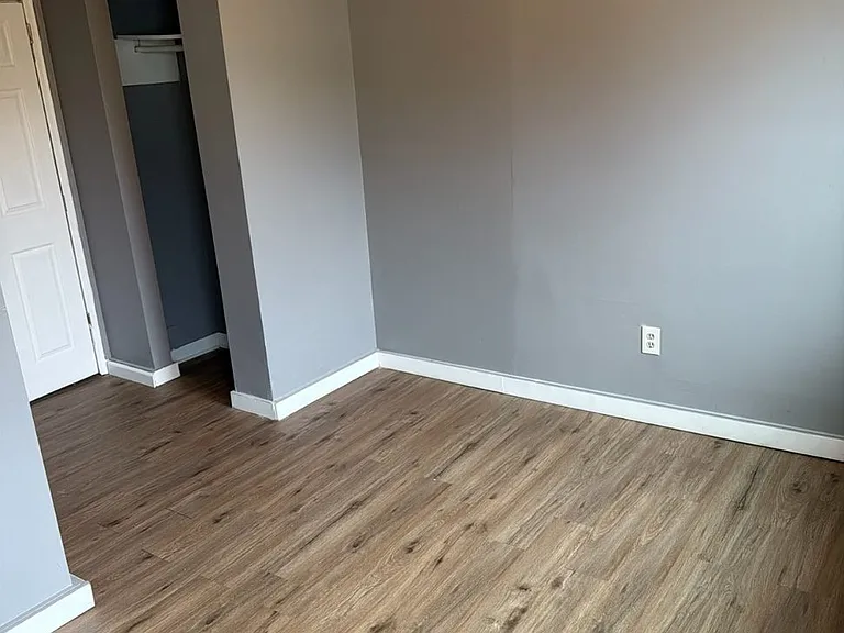 261 Livingston Ave #2 — Photo 6