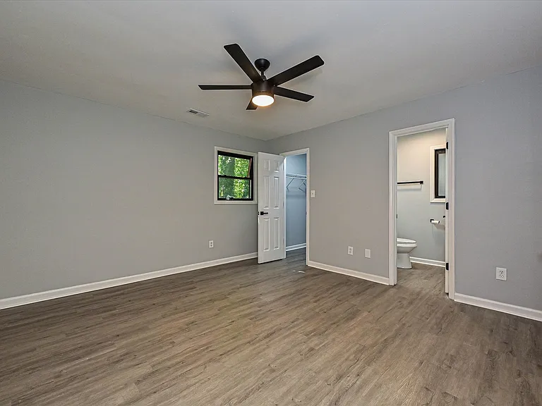 633 Pennwood Ln — Photo 16