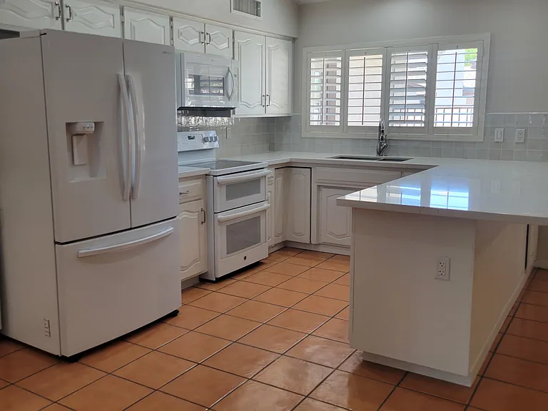 1642 E Carmen St — Photo 21
