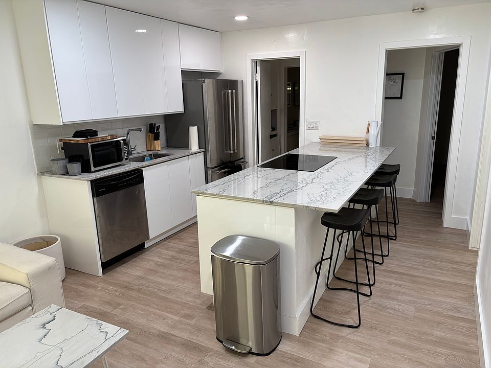 1st image of 1525 E 2nd St APT 5