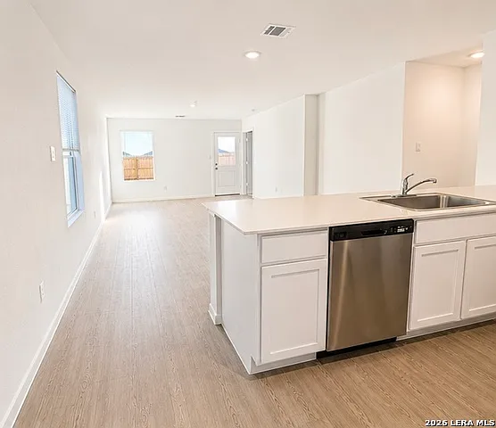 4 bed, 2.5 bath, 1692 sqft, $1,850 — Photo 4