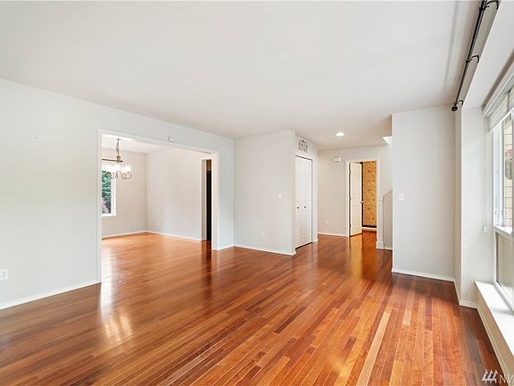 Living to Dining room area