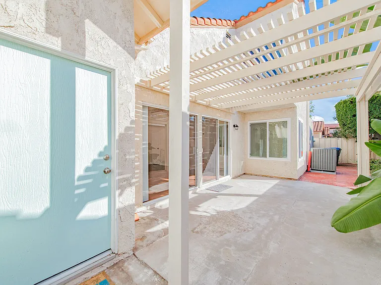 12 Windrow — Photo 22