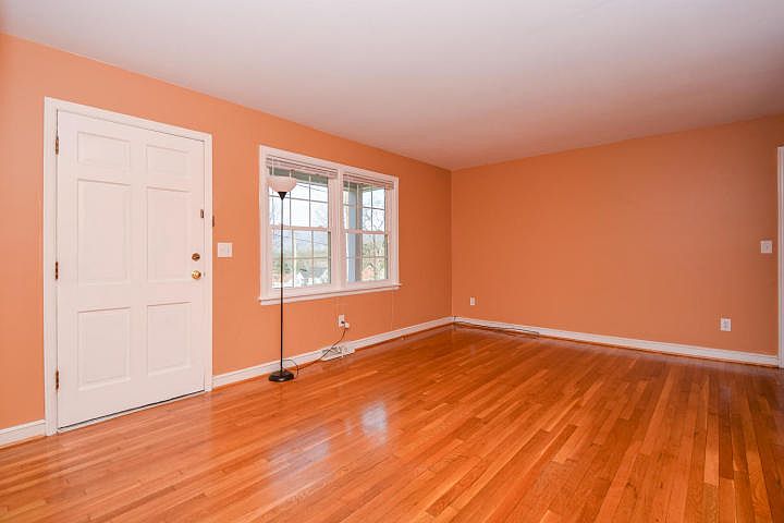 2nd image of 3420 Custis Ave