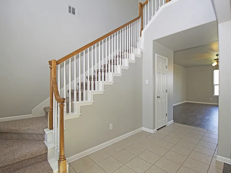 6800 Cromarty Ln — Photo 27