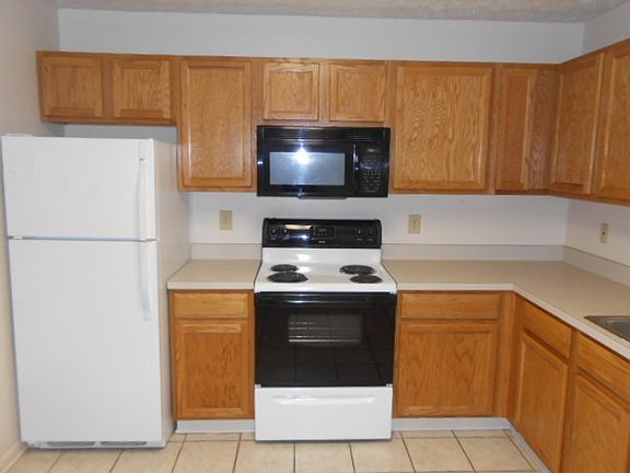 3rd image of 50 Chittenden Ave APT D