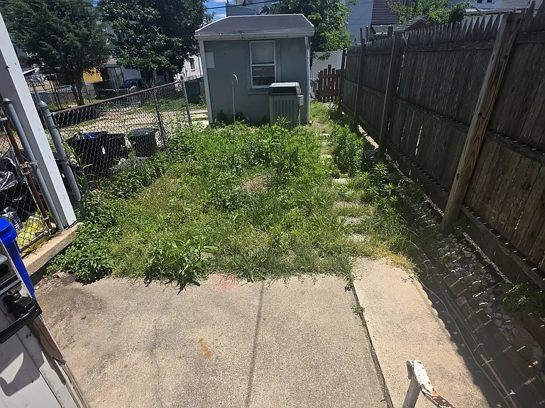 553 S 18th St — Photo 10
