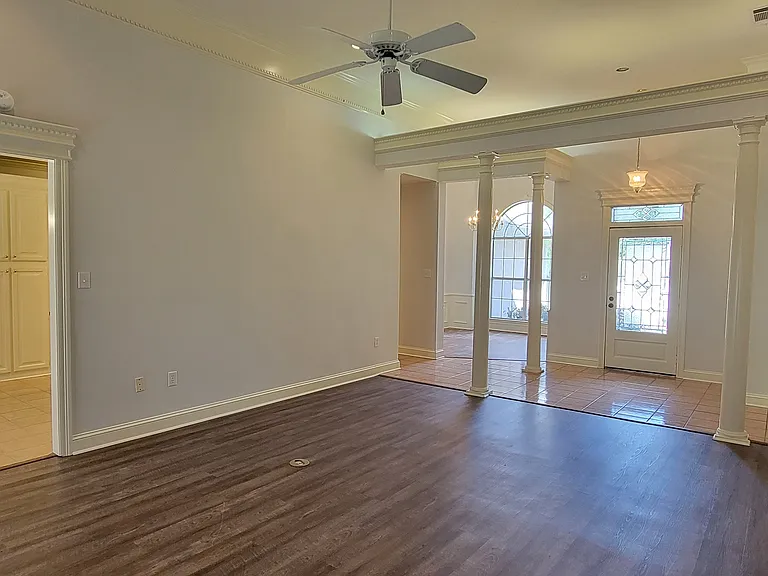 516 Windsor Dr — Photo 18