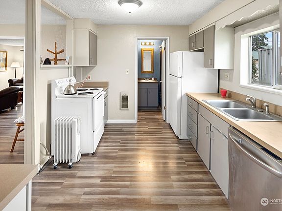 5th image of 2608 Hartford Drive