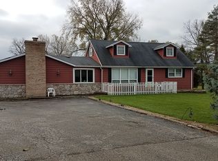 24261 W Grass Lake Rd, Antioch, IL 60002