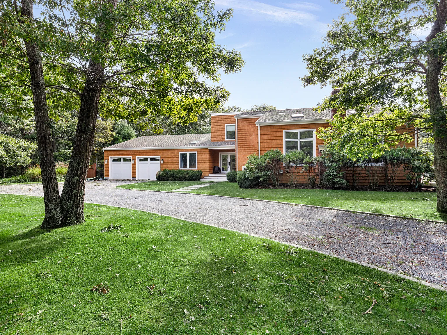 Renovated Contemporary Living, with tennis!, EH NW Woods — Photo 4