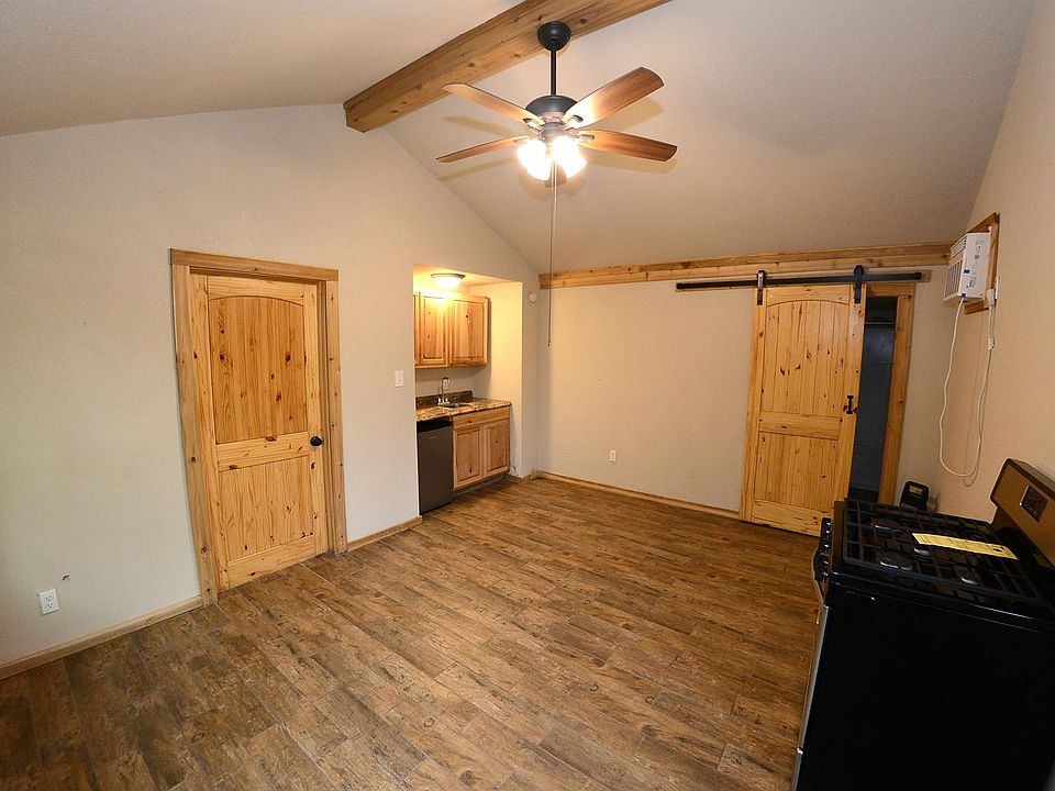2nd image of 412 W Day St Unit 2