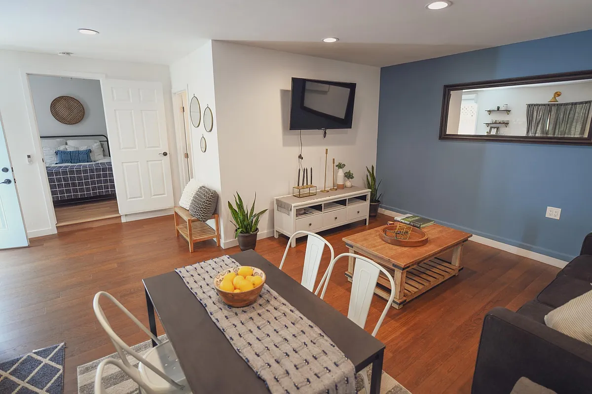 Building Photo - 5534 Alcove Ave