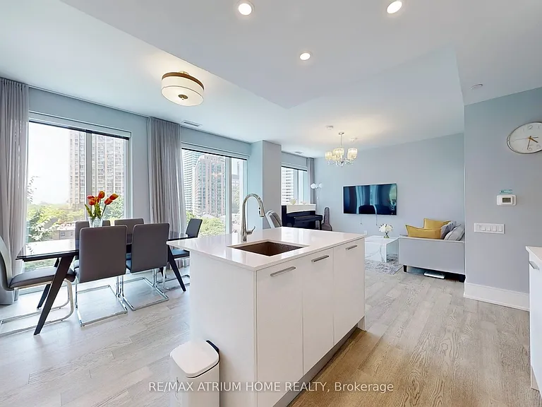 1 Gloucester St #715 — Photo 10
