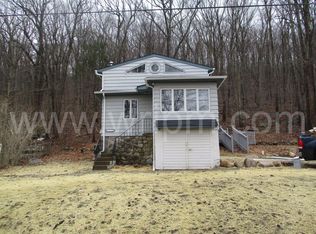 39 Old Woodland Trl, Oak Ridge, NJ 07438