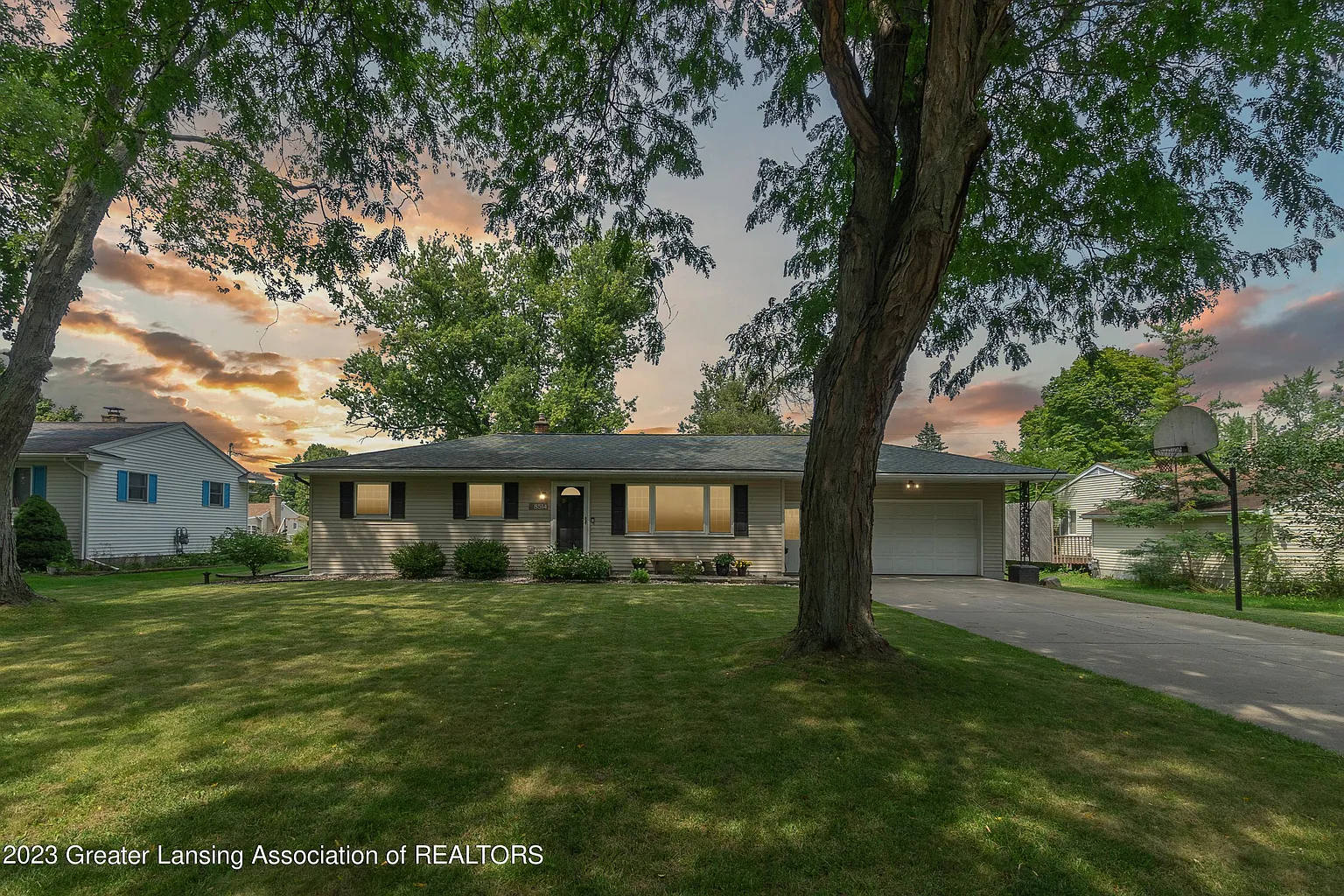 8514 Camellia St photo 1