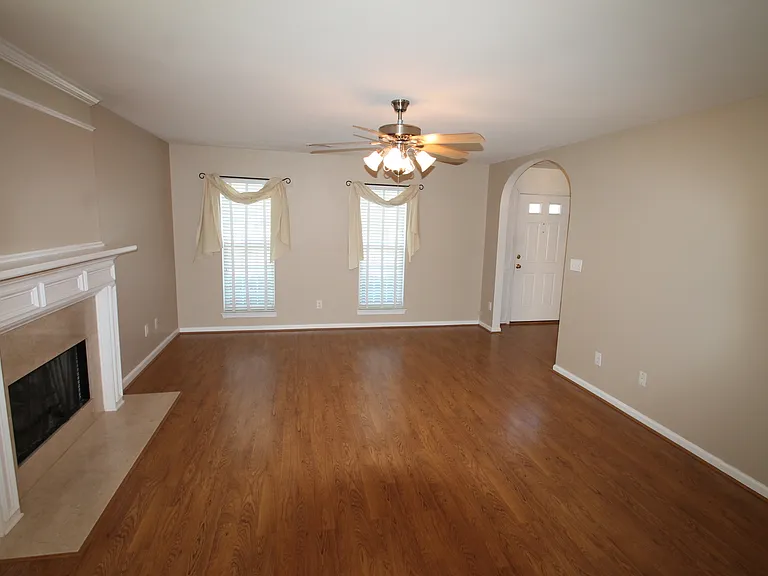 583 Stonehenge Dr — Photo 10