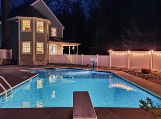 101 Elizabeth Rd, New Hartford, CT 06057