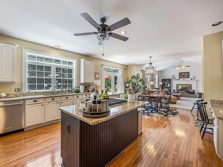 26 Kirby Ln — Photo 11