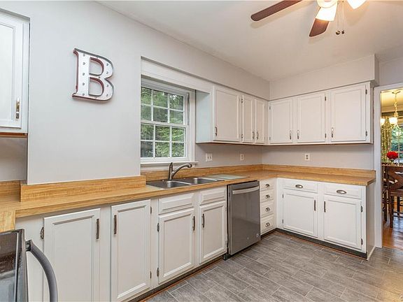5th image of 700 Gordon School Ct