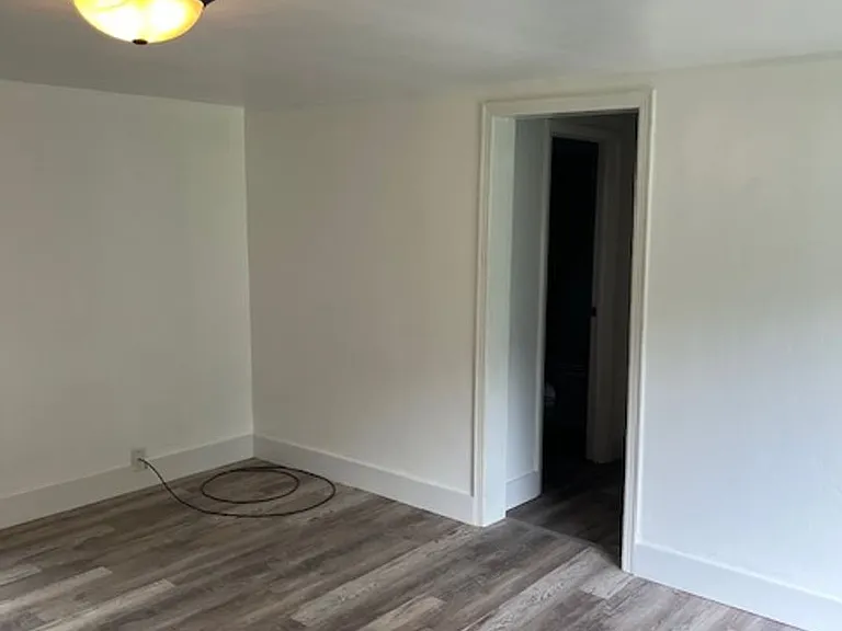 2428 S Madison St — Photo 14