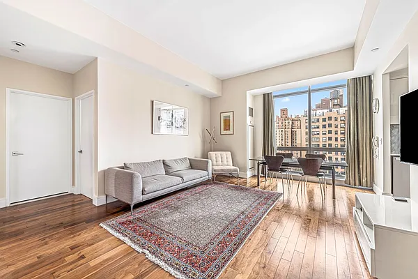 Rented by R New York | media 9