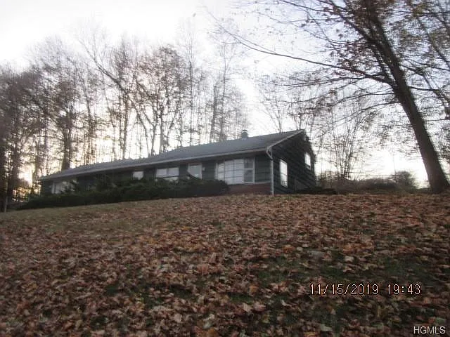 26 Oakland Ave photo 1