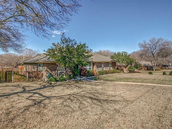 3rd image of 2211 Owens Blvd