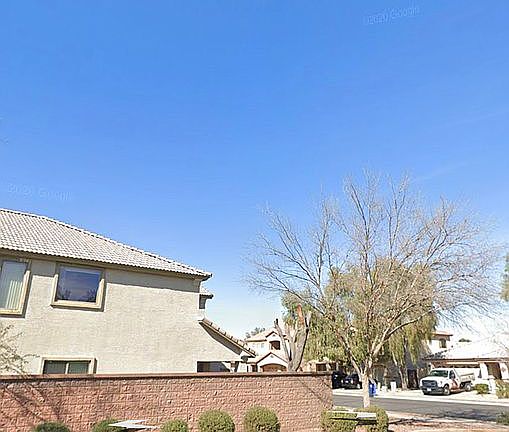3rd image of 10505 W Edgemont Dr