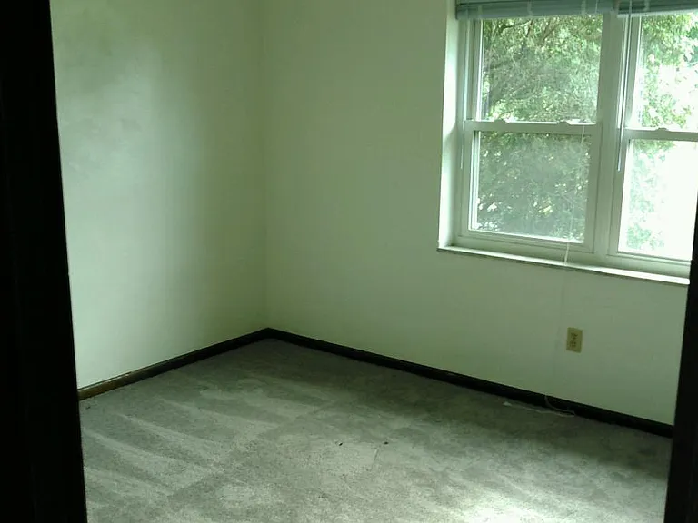 700 Carl Ave — Photo 3