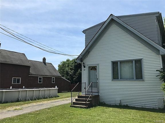 2nd image of 40 Atlantic Ave